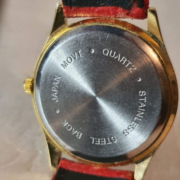 🦋10/$20🦋 Goldtone/Red Christmas Tree Women's Watch - Picture 4 of 4